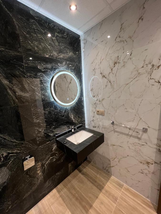 1 Apartment De Luxe Hay Almatar 纳祖尔 外观 照片